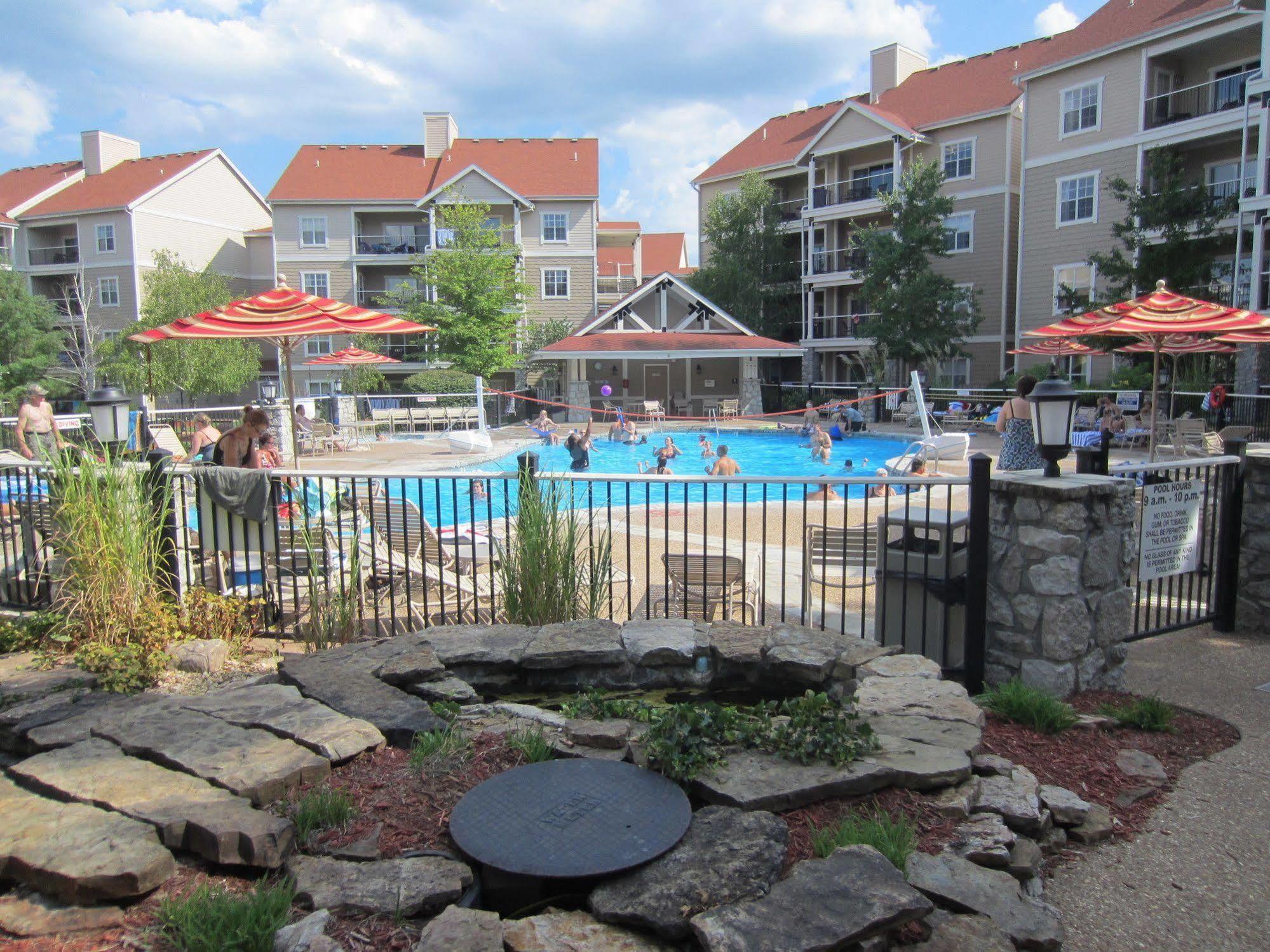 Brook Poolside Walk In Meadow Brook Hotel Branson Exterior foto