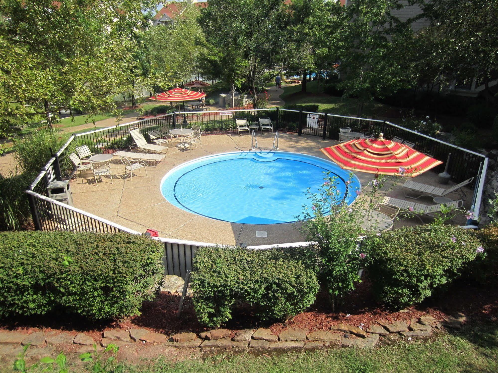 Brook Poolside Walk In Meadow Brook Hotel Branson Exterior foto